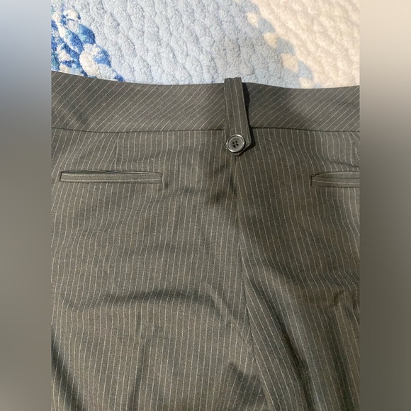 Rekucci Gray Pinstripe Trousers- Women’s 18 - Picture 10 of 10